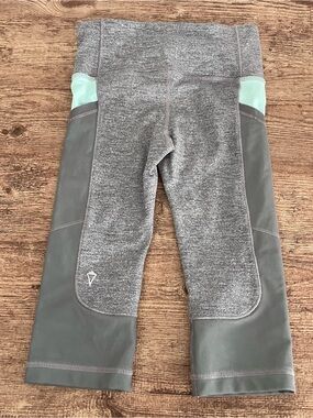 Lululemon Ivivva Heather Grey Leggings Girls Size 4